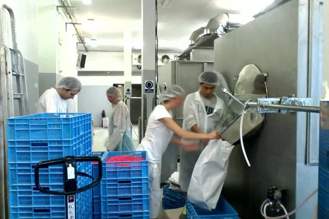 Czech Republic Mocca Company (Model BG-600E Coating Machine)