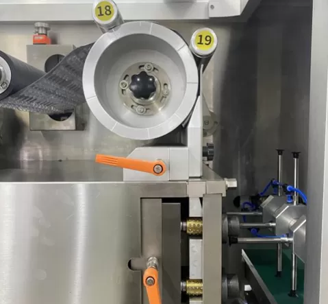 Flat Type Blister Packaging Machine DPP-300KⅡ