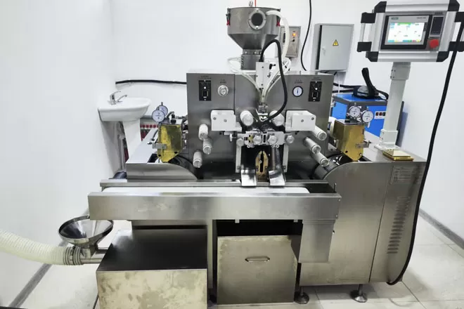 uzbekistan customer model rjwj 115 softgel encapsulation machine1