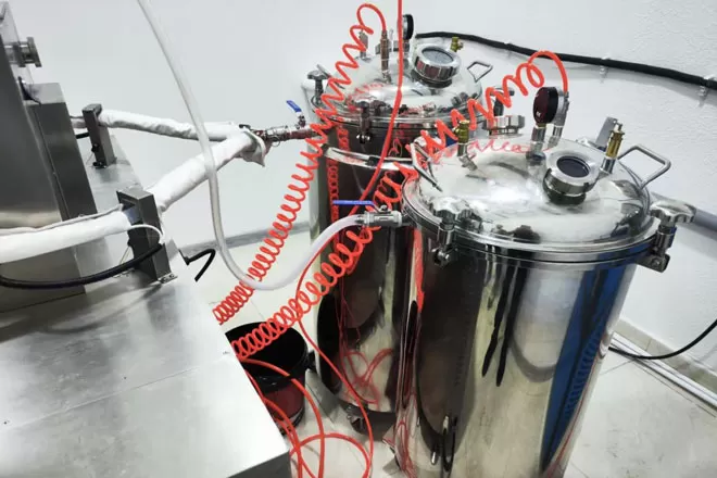 uzbekistan customer model rjwj 115 softgel encapsulation machine3